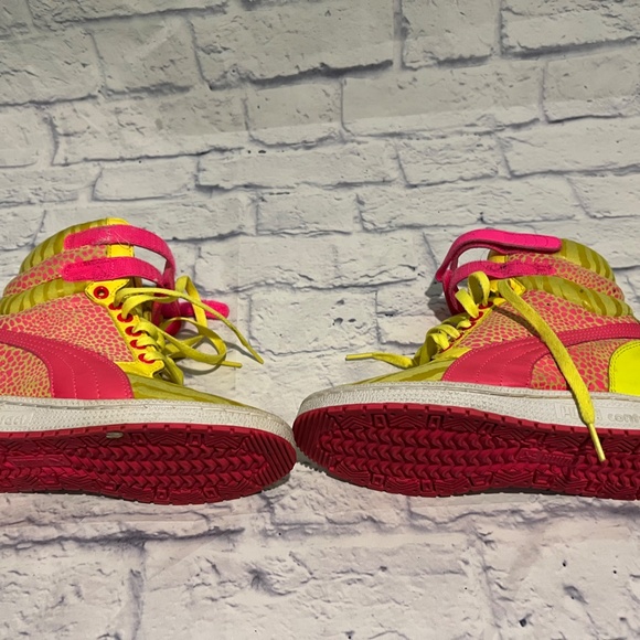 PUMA | Fluorescent Yellow Sky Wedge Reptile Sneaker Size 6 - Picture 2 of 7